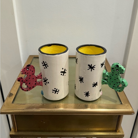 VINTAGE Mugs Black&White Stripe With Dog Handle Signed R Terrell - Picture 3 of 12